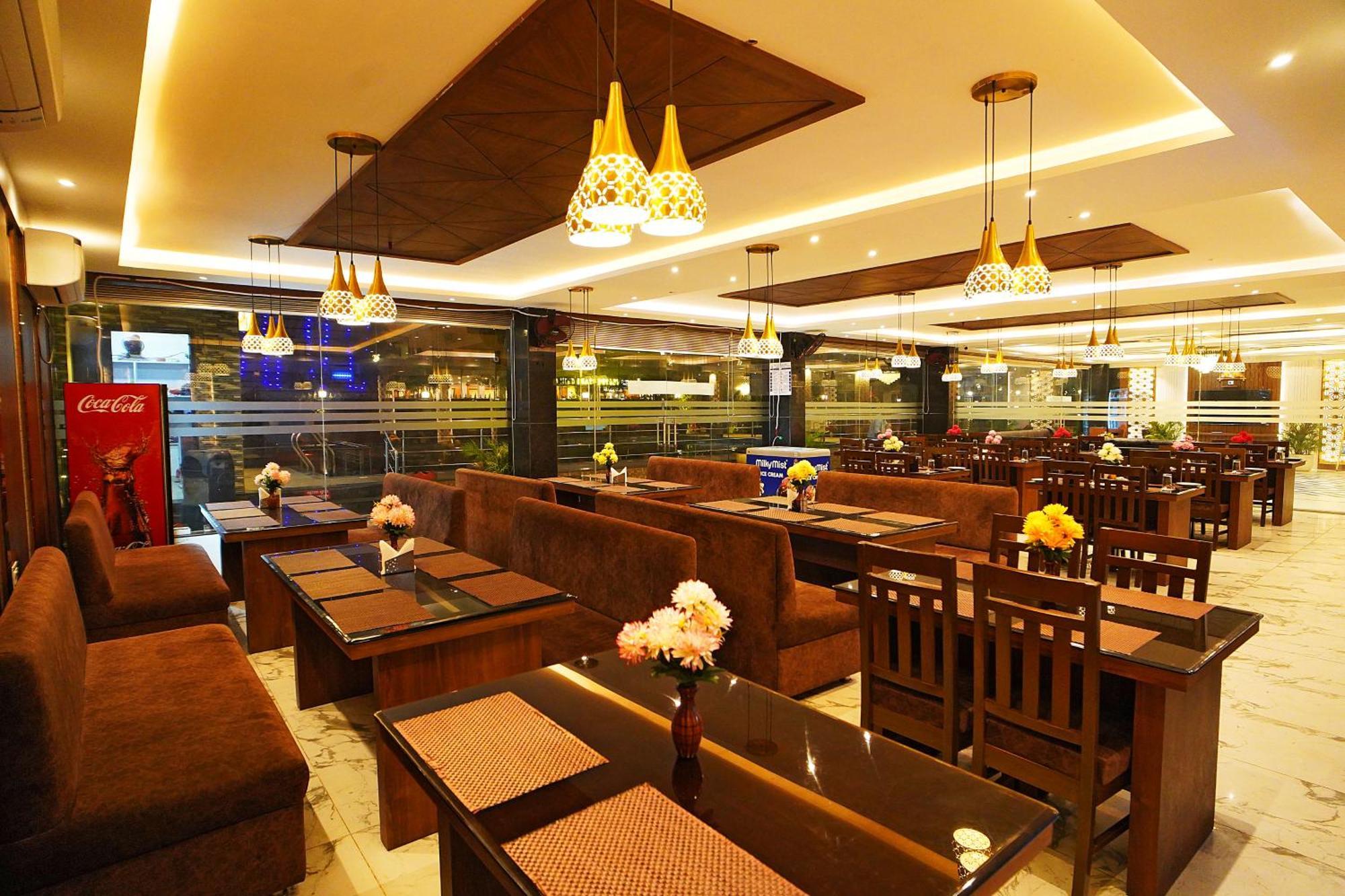 Royal Palace Beach Resort Walking Distance 1 Minutes ماندارموني المظهر الخارجي الصورة