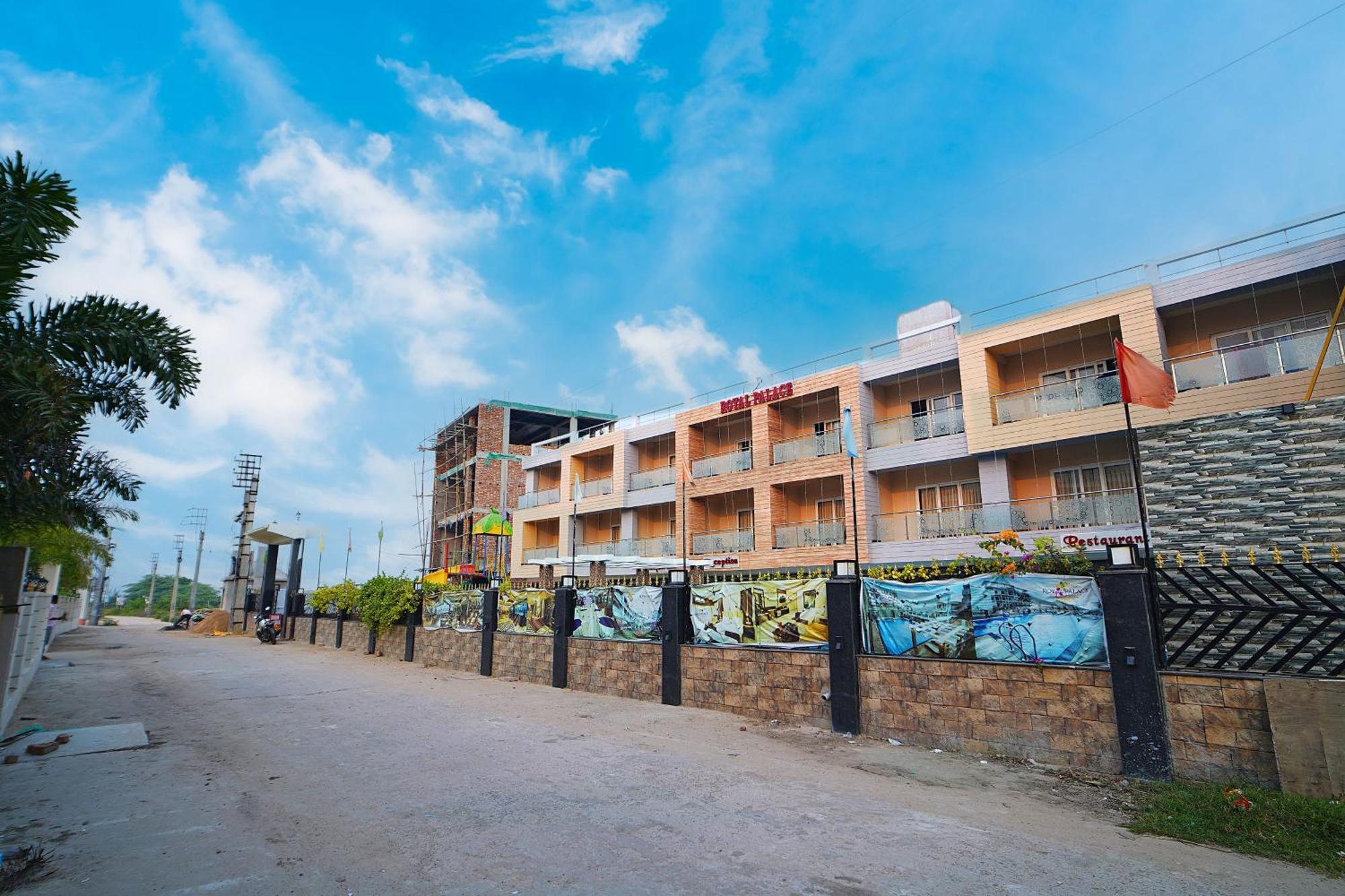 Royal Palace Beach Resort Walking Distance 1 Minutes ماندارموني المظهر الخارجي الصورة
